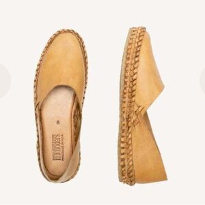 MOHINDERS NWOT City Shoe - Solid
Men’s Size 10 Artisan Handmade ResortVacation